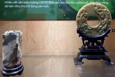 Bảo tàng mở kho cổ ngọc giới thiệu với công chúng - Ảnh 3. Bảo tàng mở kho cổ ngọc giới thiệu với công chúng - Ảnh 3.