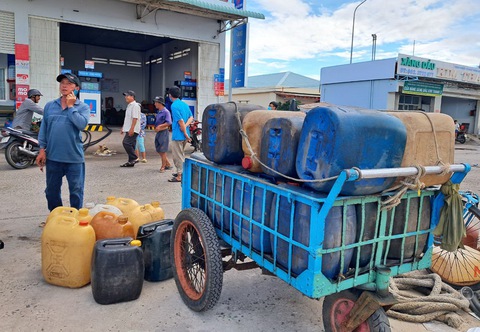 Thị trường xăng dầu sao mãi bất thường? - Ảnh 1. Thị trường xăng dầu sao mãi bất thường? - Ảnh 1.