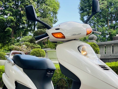 Honda Spacy 14 năm tuổi, chạy 6.000 km vẫn có giá hơn 100 triệu đồng - Ảnh 8. Honda Spacy 14 năm tuổi, chạy 6.000 km vẫn có giá hơn 100 triệu đồng - Ảnh 8.