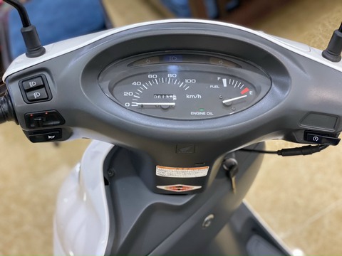 Honda Spacy 14 năm tuổi, chạy 6.000 km vẫn có giá hơn 100 triệu đồng - Ảnh 2. Honda Spacy 14 năm tuổi, chạy 6.000 km vẫn có giá hơn 100 triệu đồng - Ảnh 2.