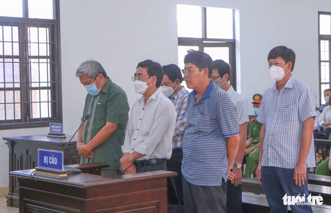 Nhiều giám đốc doanh nghiệp lãnh án tù về tội đưa hối lộ, lừa đảo chiếm đoạt tài sản - Ảnh 1. Nhiều giám đốc doanh nghiệp lãnh án tù về tội đưa hối lộ, lừa đảo chiếm đoạt tài sản - Ảnh 1.