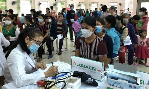 Dược Hậu Giang cùng AloBacsi chăm sóc sức khỏe cho gần 1.400 đồng bào Cơ Tu - Ảnh 1. Dược Hậu Giang cùng AloBacsi chăm sóc sức khỏe cho gần 1.400 đồng bào Cơ Tu - Ảnh 1.