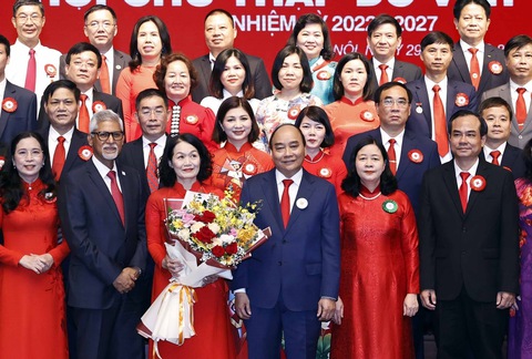Chủ tịch nước Nguyễn Xuân Phúc: Minh bạch hoạt động nhân đạo, từ thiện - Ảnh 2. Chủ tịch nước Nguyễn Xuân Phúc: Minh bạch hoạt động nhân đạo, từ thiện - Ảnh 2.