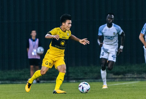 Quang Hải chỉ đá 7 phút trong trận Pau FC hòa Caen - Ảnh 1. Quang Hải chỉ đá 7 phút trong trận Pau FC hòa Caen - Ảnh 1.