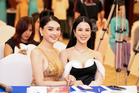 Hoàng Thùy ước mẹ còn trẻ để thi Hoa hậu Quý bà Việt Nam - Ảnh 3. Hoàng Thùy ước mẹ còn trẻ để thi Hoa hậu Quý bà Việt Nam - Ảnh 3.