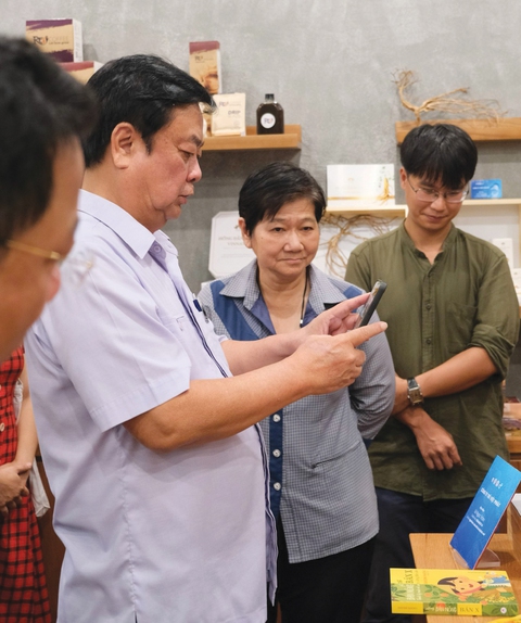 Bộ trưởng Lê Minh Hoan: Người trẻ Việt khởi nghiệp xanh như tìm ra lẽ sống - Ảnh 2. Bộ trưởng Lê Minh Hoan: Người trẻ Việt khởi nghiệp xanh như tìm ra lẽ sống - Ảnh 2.