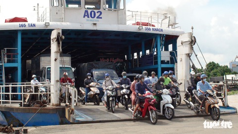 Phà An Giang tăng cường hết công suất đưa đón 70.000 lượt/ngày dịp 2-9 - Ảnh 1. Phà An Giang tăng cường hết công suất đưa đón 70.000 lượt/ngày dịp 2-9 - Ảnh 1.