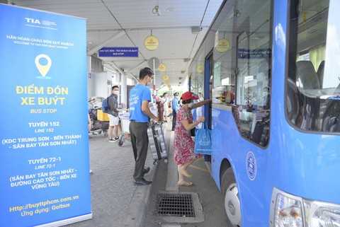 Sân bay Tân Sơn Nhất trước ngày lễ có gì lạ mắt? - Ảnh 9. Sân bay Tân Sơn Nhất trước ngày lễ có gì lạ mắt? - Ảnh 9.