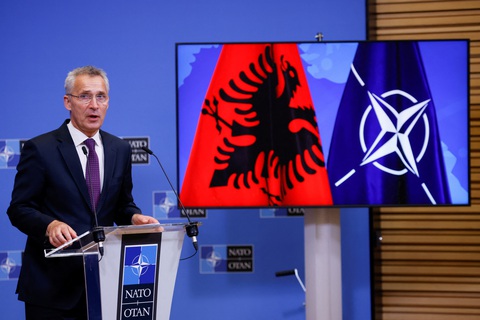Tổng thư ký NATO: Nga không được phép thắng ở Ukraine - Ảnh 1. Tổng thư ký NATO: Nga không được phép thắng ở Ukraine - Ảnh 1.