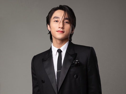 Hoàng Thùy Linh hé lộ album mới; Hãy trao cho anh của Sơn Tùng đạt 4 triệu lượt thích trên YouTube - Ảnh 3. Hoàng Thùy Linh hé lộ album mới; Hãy trao cho anh của Sơn Tùng đạt 4 triệu lượt thích trên YouTube - Ảnh 3.