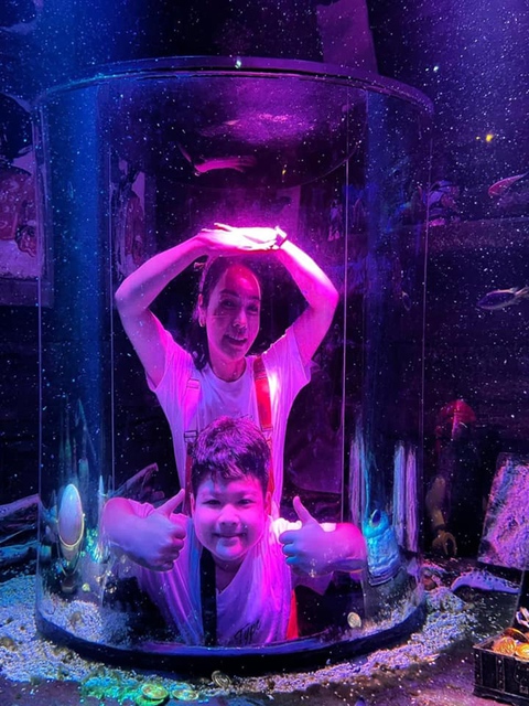 Nhật Kim Anh ‘quậy’ tưng bừng khi du lịch cùng chồng cũ và con trai - Ảnh 7. Nhật Kim Anh ‘quậy’ tưng bừng khi du lịch cùng chồng cũ và con trai - Ảnh 7.