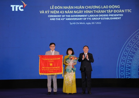 Tập đoàn TTC nhận huân chương lao động - Ảnh 3. Tập đoàn TTC nhận huân chương lao động - Ảnh 3.
