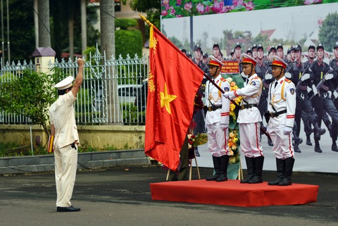 Bình Phước thành lập Trung đoàn Cảnh sát cơ động dự bị chiến đấu - Ảnh 2. Bình Phước thành lập Trung đoàn Cảnh sát cơ động dự bị chiến đấu - Ảnh 2.