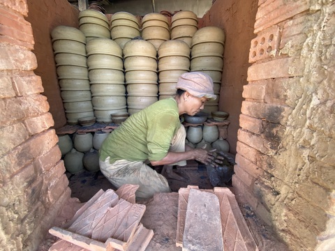 Làng gốm 500 tuổi ở Hội An đón danh hiệu Di sản văn hóa phi vật thể cấp quốc gia - Ảnh 2. Làng gốm 500 tuổi ở Hội An đón danh hiệu Di sản văn hóa phi vật thể cấp quốc gia - Ảnh 2.