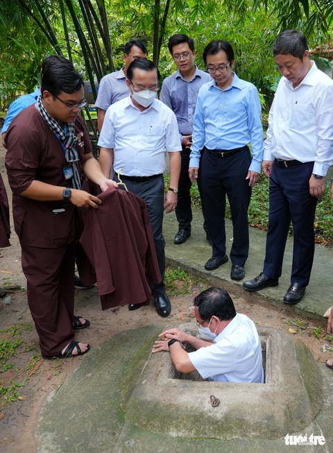 Lãnh đạo TP.HCM khảo sát địa đạo Phú Thọ Hòa - Ảnh 3. Lãnh đạo TP.HCM khảo sát địa đạo Phú Thọ Hòa - Ảnh 3.