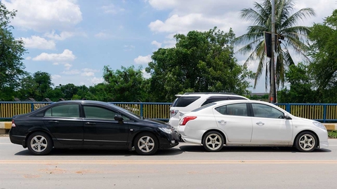 Hành động dễ gây tai nạn giao thông khi lái xe: Nhiều thói quen người Việt dễ mắc - Ảnh 16. Hành động dễ gây tai nạn giao thông khi lái xe: Nhiều thói quen người Việt dễ mắc - Ảnh 16.