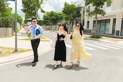 Nhà đầu tư Nam Bắc bị hút hồn với Aqua City - Ảnh 3. Nhà đầu tư Nam Bắc bị hút hồn với Aqua City - Ảnh 3.