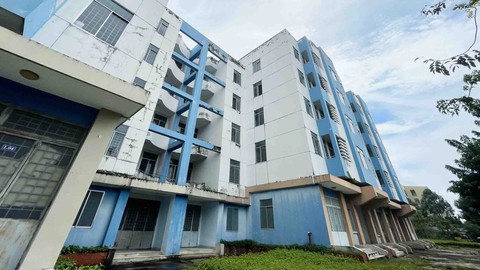 Căn hộ và nền đất tái định cư bỏ hoang: Chọn lối ra nào? - Ảnh 1. Căn hộ và nền đất tái định cư bỏ hoang: Chọn lối ra nào? - Ảnh 1.