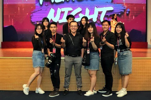 Trả lại em yêu khung trời đại học - Kỳ 9: Lớp học... 10 sinh viên - Ảnh 2. Trả lại em yêu khung trời đại học - Kỳ 9: Lớp học... 10 sinh viên - Ảnh 2.