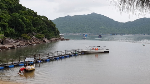 Nhà bè, kiôt du lịch đe dọa di tích Tàu không số Vũng Rô - Ảnh 3. Nhà bè, kiôt du lịch đe dọa di tích Tàu không số Vũng Rô - Ảnh 3.