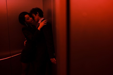 Nói là làm, Chi Pu tung audio teaser cực bắt tai của MV sắp ra mắt Black Hickey - Ảnh 2. Nói là làm, Chi Pu tung audio teaser cực bắt tai của MV sắp ra mắt Black Hickey - Ảnh 2.