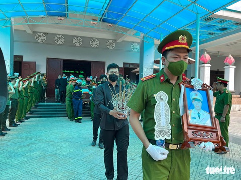 Đồng đội và gia đình chuẩn bị tang lễ chiều nay, 5-8, cho 3 liệt sĩ - Ảnh 6. Đồng đội và gia đình chuẩn bị tang lễ chiều nay, 5-8, cho 3 liệt sĩ - Ảnh 6.