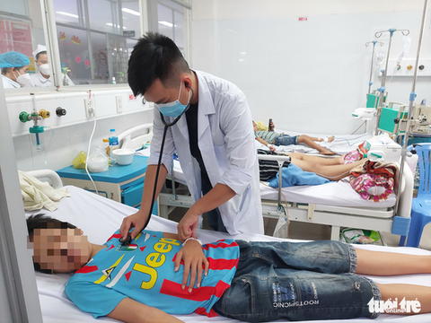 Công chức nghỉ việc hàng loạt là hồi chuông báo động đúng lúc để thức tỉnh? - Ảnh 1. Công chức nghỉ việc hàng loạt là hồi chuông báo động đúng lúc để thức tỉnh? - Ảnh 1.