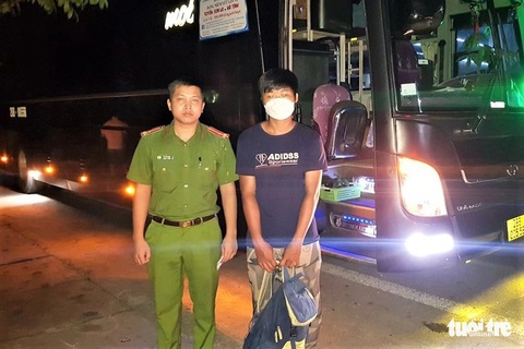 Ngày đoàn tụ đẫm nước mắt của chàng trai 10 năm lưu lạc sang Trung Quốc - Ảnh 1. Ngày đoàn tụ đẫm nước mắt của chàng trai 10 năm lưu lạc sang Trung Quốc - Ảnh 1.