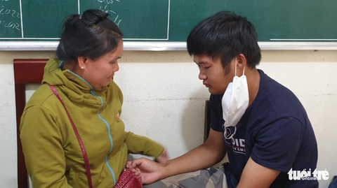 Ngày đoàn tụ đẫm nước mắt của chàng trai 10 năm lưu lạc sang Trung Quốc - Ảnh 2. Ngày đoàn tụ đẫm nước mắt của chàng trai 10 năm lưu lạc sang Trung Quốc - Ảnh 2.