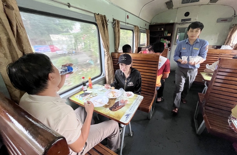 Du lịch TP.HCM - Biên Hòa bằng tàu hỏa - Ảnh 1. Du lịch TP.HCM - Biên Hòa bằng tàu hỏa - Ảnh 1.