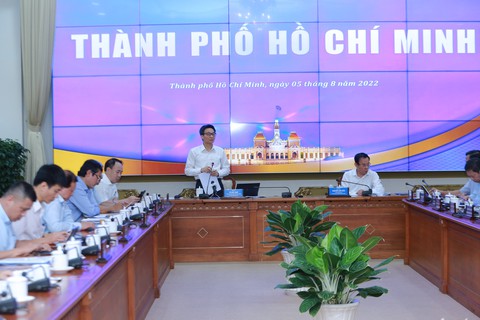 Phó thủ tướng Vũ Đức Đam mong muốn người dân TP.HCM được khám sức khỏe định kỳ như cán bộ - Ảnh 1. Phó thủ tướng Vũ Đức Đam mong muốn người dân TP.HCM được khám sức khỏe định kỳ như cán bộ - Ảnh 1.