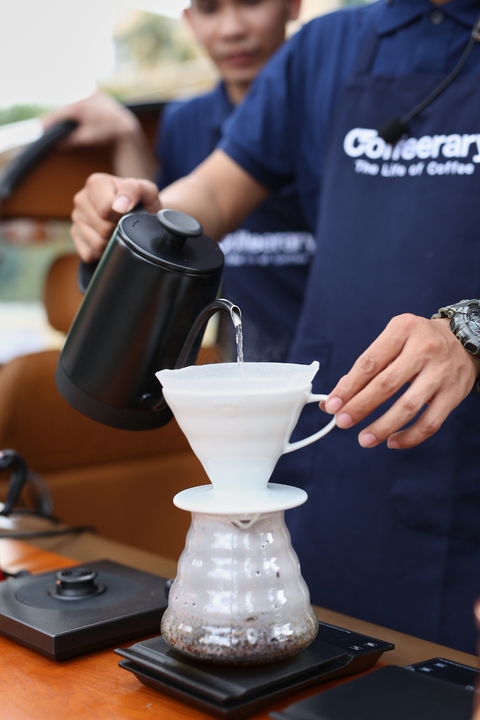 Sáng chủ nhật làm gì? Ra Bưu điện thành phố uống cà phê, nghe nhạc miễn phí thôi! - Ảnh 2. Sáng chủ nhật làm gì? Ra Bưu điện thành phố uống cà phê, nghe nhạc miễn phí thôi! - Ảnh 2.