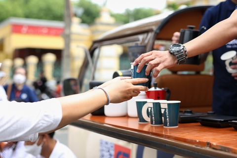 Sáng chủ nhật làm gì? Ra Bưu điện thành phố uống cà phê, nghe nhạc miễn phí thôi! - Ảnh 4. Sáng chủ nhật làm gì? Ra Bưu điện thành phố uống cà phê, nghe nhạc miễn phí thôi! - Ảnh 4.