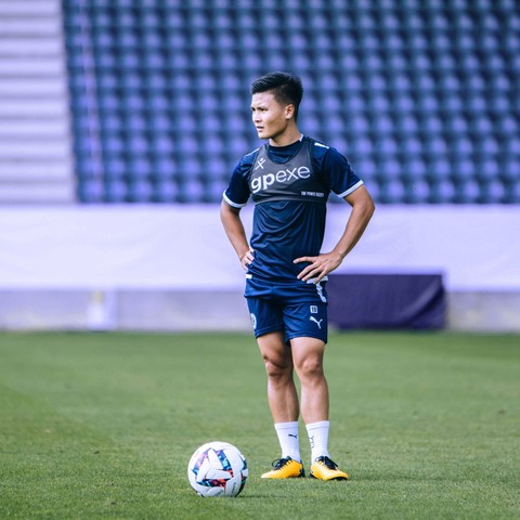 Công bố đội hình Pau FC gặp Dijon: Quang Hải đá cánh phải - Ảnh 2. Công bố đội hình Pau FC gặp Dijon: Quang Hải đá cánh phải - Ảnh 2.