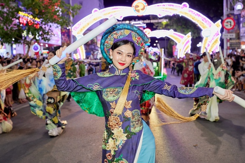 Bản đồ Carnival định vị chương mới cho du lịch Hà Nam - Ảnh 1. Bản đồ Carnival định vị chương mới cho du lịch Hà Nam - Ảnh 1.