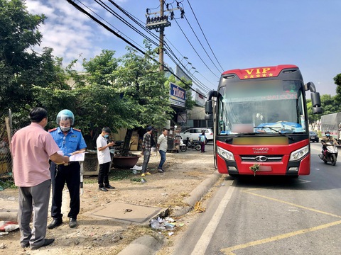 Cấm xe khách vào trung tâm: TP.HCM quyết liệt làm ngay - Ảnh 1. Cấm xe khách vào trung tâm: TP.HCM quyết liệt làm ngay - Ảnh 1.