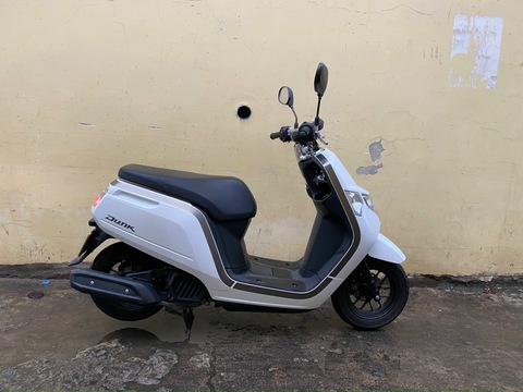Những mẫu scooter 50 phân khối độc đáo tại Việt Nam - Ảnh 5. Những mẫu scooter 50 phân khối độc đáo tại Việt Nam - Ảnh 5.