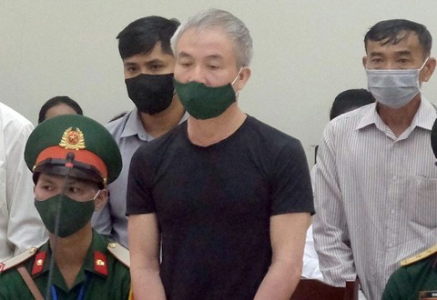 Xử phúc thẩm vụ cựu tướng cảnh sát biển nhận hối lộ, bảo kê ‘trùm’ buôn lậu xăng dầu - Ảnh 1. Xử phúc thẩm vụ cựu tướng cảnh sát biển nhận hối lộ, bảo kê ‘trùm’ buôn lậu xăng dầu - Ảnh 1.