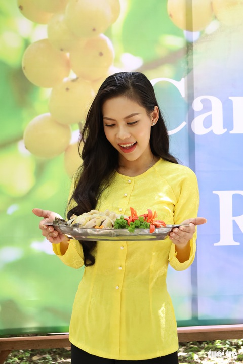 Về Cần Thơ, khó nhịn thèm món gà um dâu Hạ Châu ngọt lịm - Ảnh 5. Về Cần Thơ, khó nhịn thèm món gà um dâu Hạ Châu ngọt lịm - Ảnh 5.