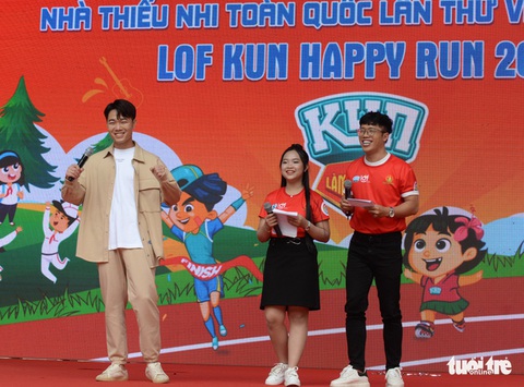 3.000 em nhỏ đồng diễn flashmob xác lập kỷ lục Việt Nam - Ảnh 5. 3.000 em nhỏ đồng diễn flashmob xác lập kỷ lục Việt Nam - Ảnh 5.