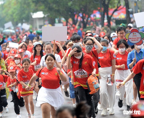 3.000 em nhỏ đồng diễn flashmob xác lập kỷ lục Việt Nam - Ảnh 7. 3.000 em nhỏ đồng diễn flashmob xác lập kỷ lục Việt Nam - Ảnh 7.