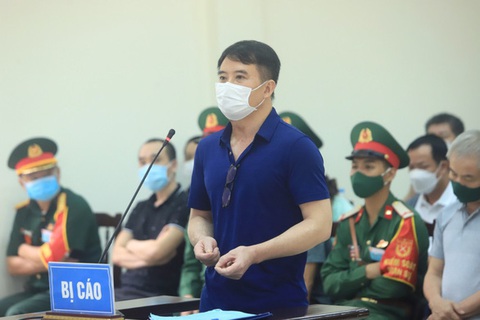 Cựu thiếu tướng cảnh sát biển Lê Văn Minh xin giảm nhẹ hình phạt - Ảnh 2. Cựu thiếu tướng cảnh sát biển Lê Văn Minh xin giảm nhẹ hình phạt - Ảnh 2.