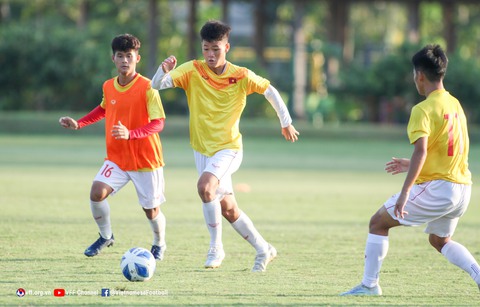 U16 Việt Nam quyết thắng Indonesia để tự quyết suất vào bán kết - Ảnh 1. U16 Việt Nam quyết thắng Indonesia để tự quyết suất vào bán kết - Ảnh 1.