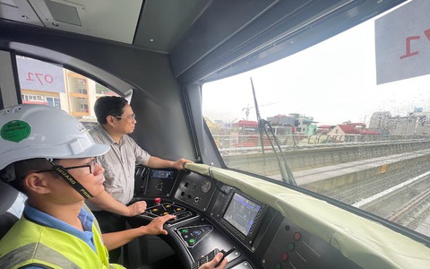 Kiểm tra metro Nhổn - ga Hà Nội chậm 7 năm, Thủ tướng nói: Vốn cấp đủ rồi, không có lý do để chậm - Ảnh 1. Kiểm tra metro Nhổn - ga Hà Nội chậm 7 năm, Thủ tướng nói: Vốn cấp đủ rồi, không có lý do để chậm - Ảnh 1.