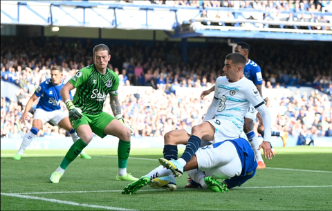 Ben Godfrey của Everton dính chấn thương kinh hoàng - Ảnh 1. Ben Godfrey của Everton dính chấn thương kinh hoàng - Ảnh 1.