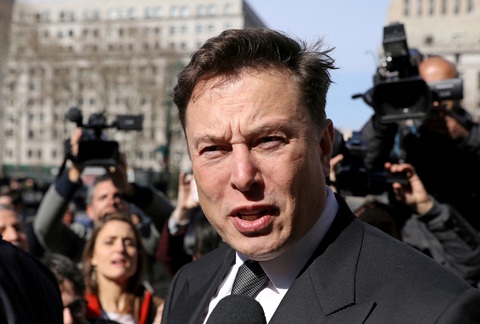 Elon Musk thách CEO Twitter tranh luận công khai - Ảnh 1. Elon Musk thách CEO Twitter tranh luận công khai - Ảnh 1.