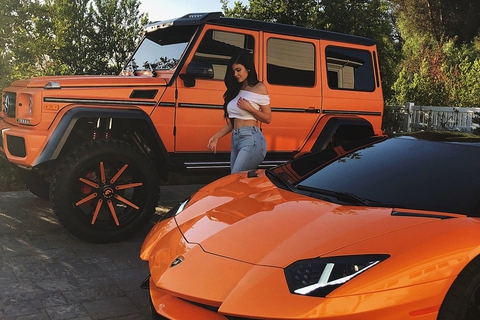 Chi phí độ xe đắt nhất làng sao thuộc về ai: Chị em nhà Kardashian-Jenner thống trị top 5 - Ảnh 5. Chi phí độ xe đắt nhất làng sao thuộc về ai: Chị em nhà Kardashian-Jenner thống trị top 5 - Ảnh 5.