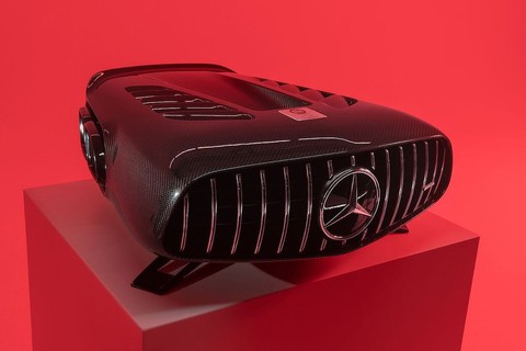 Bộ loa Mercedes-AMG siêu độc cho người mê âm nhạc, giá ngang xe phổ thông - Ảnh 2. Bộ loa Mercedes-AMG siêu độc cho người mê âm nhạc, giá ngang xe phổ thông - Ảnh 2.