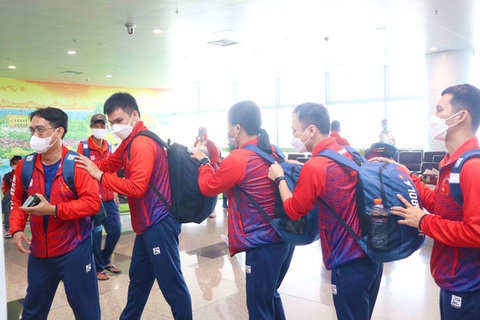 Đoàn thể thao người khuyết tật Việt Nam về nước sau kỳ tích tại ASEAN Para Games 11 - Ảnh 3. Đoàn thể thao người khuyết tật Việt Nam về nước sau kỳ tích tại ASEAN Para Games 11 - Ảnh 3.
