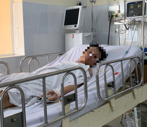 Từng xử lý hình sự người bán rượu gây ngộ độc - Ảnh 1. Từng xử lý hình sự người bán rượu gây ngộ độc - Ảnh 1.